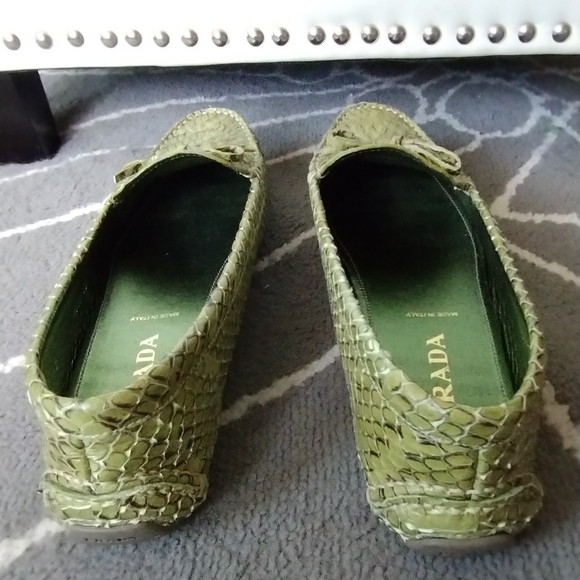 Prada Green Snake Embossed Leather Driving Loafers - Picture 5 of 13